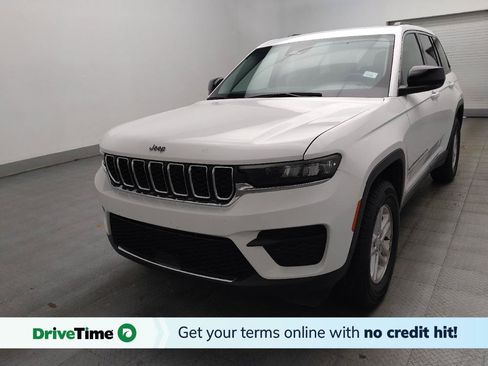 Used 2024 Jeep Grand Cherokee Laredo RWD image 1