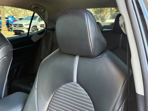 Used 2024 Toyota Camry SE FWD image 2