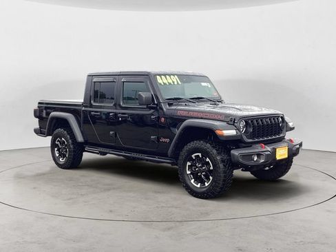 Used 2024 Jeep Gladiator Rubicon w/ Technology Group AWD/4WD image 7