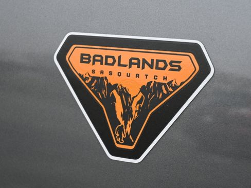 New 2025 Ford Bronco Badlands image 12