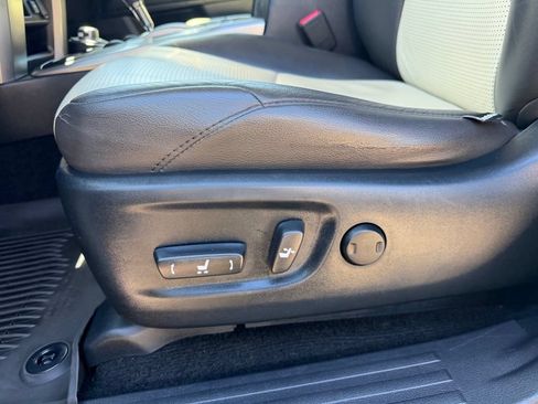 Used 2022 Toyota 4Runner SR5 AWD/4WD image 13