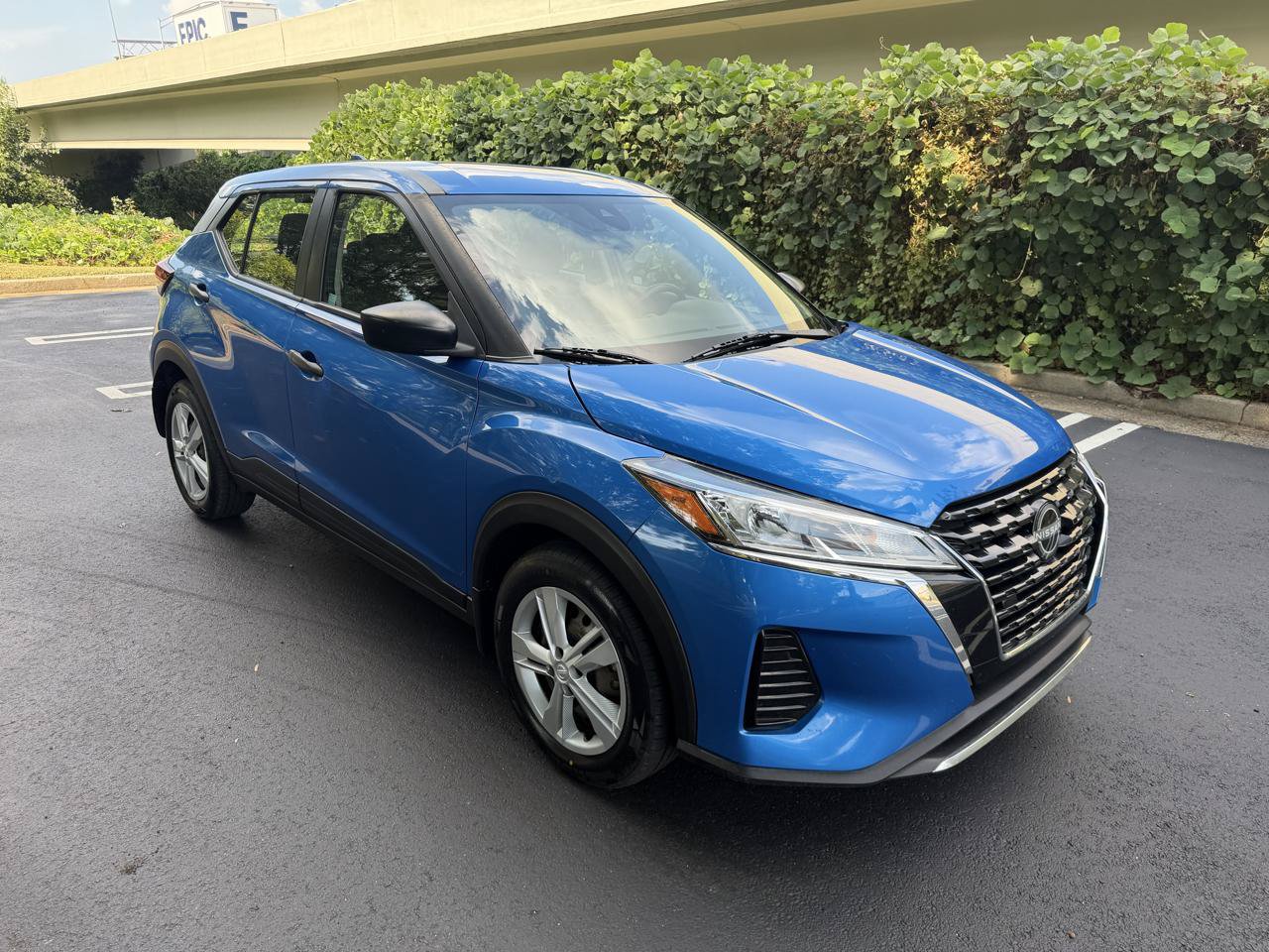 Used 2024 Nissan Kicks S FWD image 3