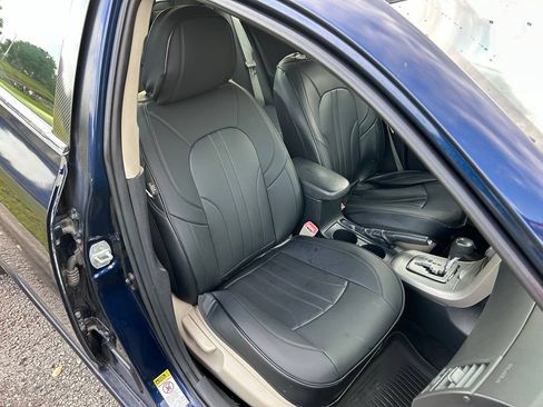 Used 2013 Toyota Corolla LE w/ Preferred Accessory Pkg #2 FWD image 15