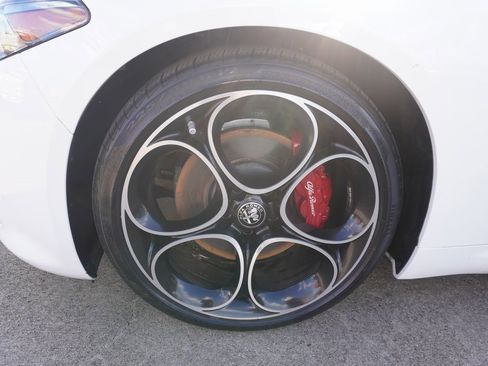 Used 2022 Alfa Romeo Giulia Veloce image 27