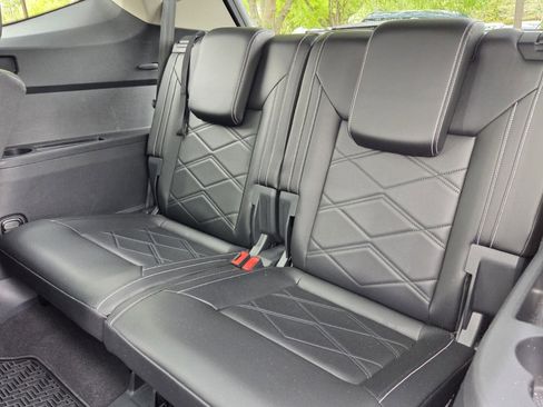 Used 2024 Volkswagen Atlas SE w/ Panoramic Sunroof Package image 10