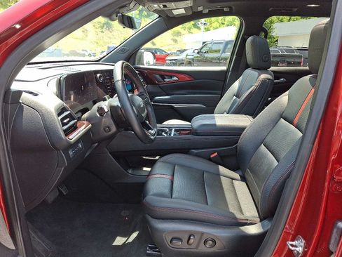 Used 2024 Chevrolet Traverse RS w/ LPO, Floor Liner Package AWD/4WD image 13
