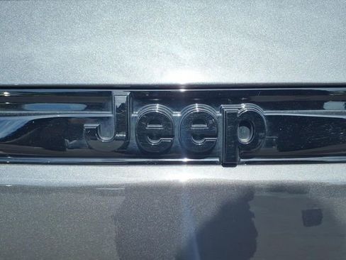 Certified 2024 Jeep Grand Cherokee Altitude AWD/4WD image 15