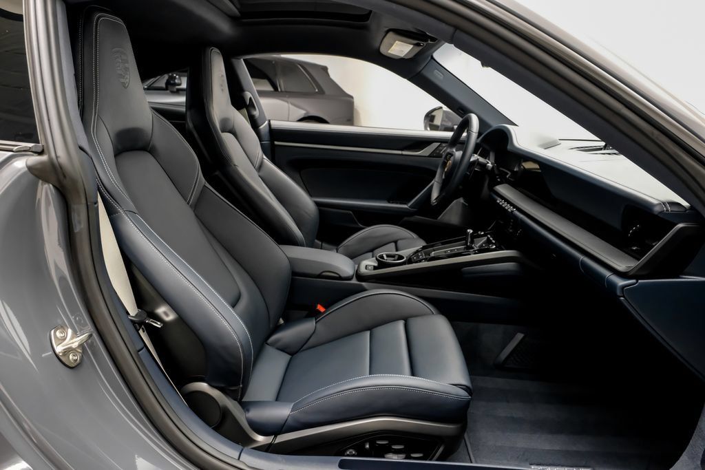 Used 2025 Porsche 911 Carrera S RWD image 29