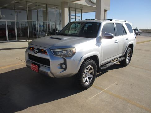 Used 2014 Toyota 4Runner Trail image 2