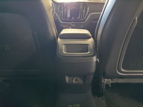 Used 2018 Volvo XC60 T5 Momentum image 27