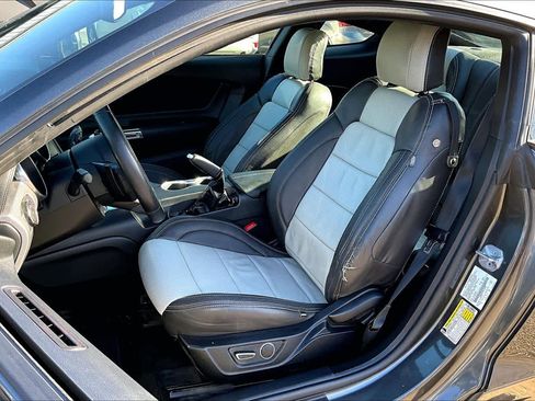 Used 2018 Ford Mustang Coupe w/ Equipment Group 101A image 7