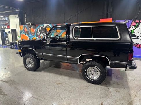 Used 1991 GMC Jimmy 4WD image 2