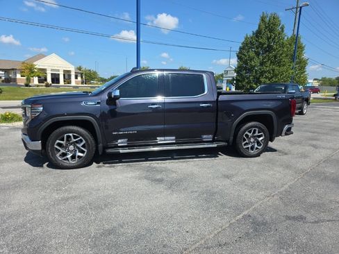Used 2023 GMC Sierra 1500 SLT w/ SLT Premium Package AWD/4WD image 2