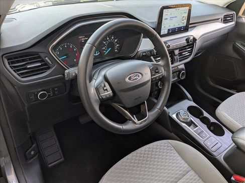 Certified 2022 Ford Escape SE w/ SE Sport Appearance Package FWD image 10