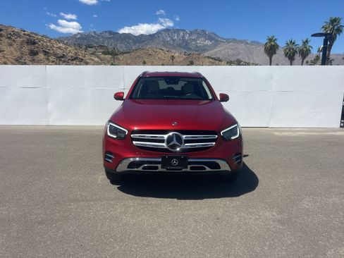 Used 2021 Mercedes-Benz GLC 300 image 2