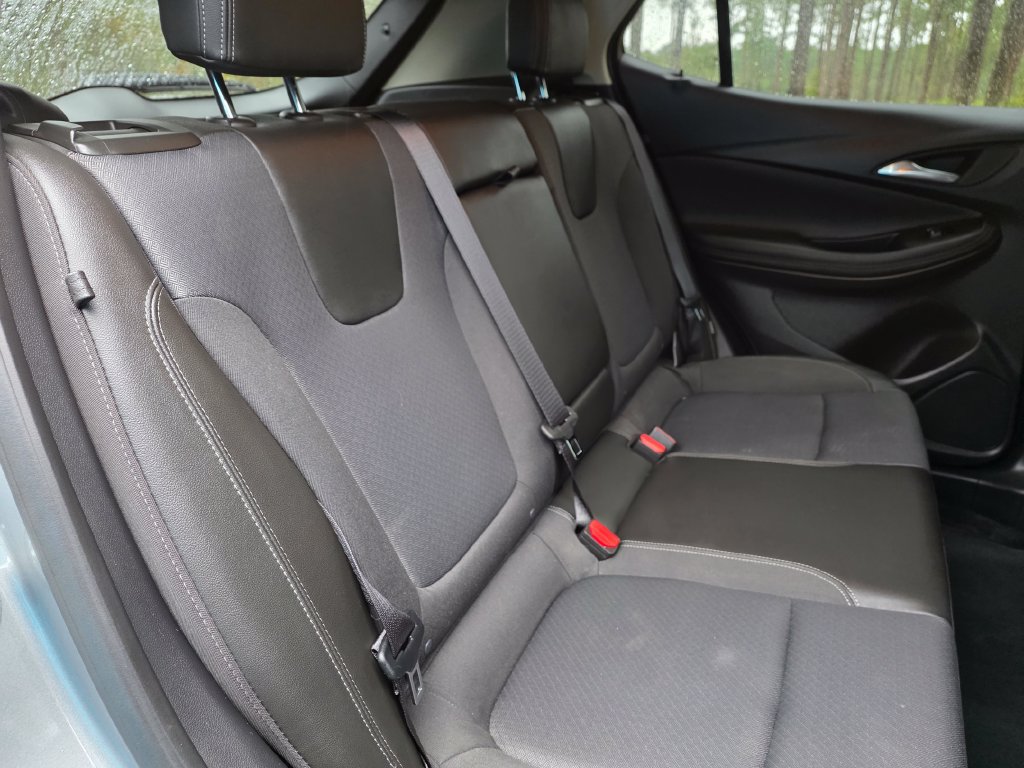 Used 2025 Buick Encore GX Preferred w/ Comfort Package FWD image 22