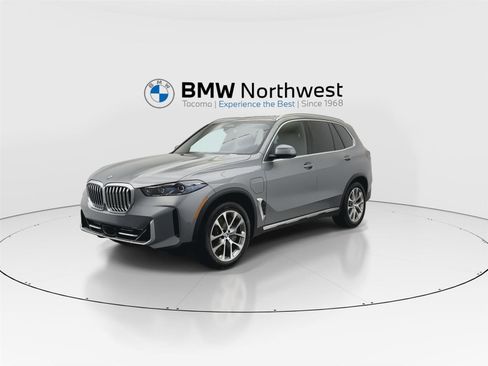 New 2026 BMW X5 xDrive50e w/ Climate Comfort Package image 9