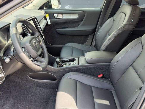 New 2026 Volvo XC40 B5 Core w/ Climate Package AWD/4WD image 5