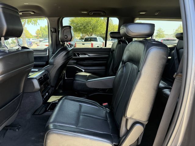 Used 2024 Jeep Wagoneer Series II AWD/4WD image 27