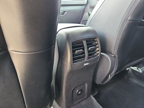 Used 2025 Ford Escape ST-Line FWD image 16