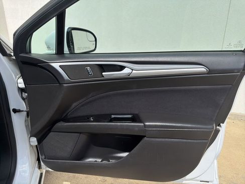 Used 2013 Ford Fusion SE image 12