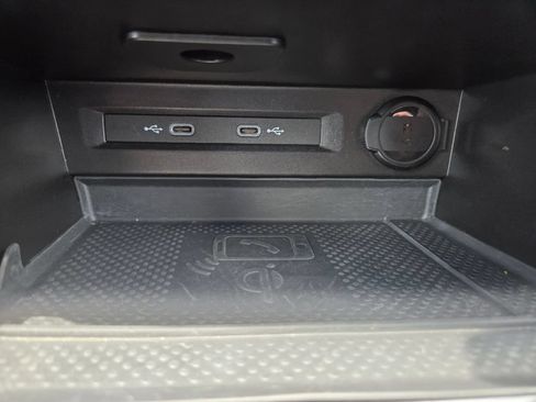 Used 2024 Volkswagen Tiguan SE R-Line FWD image 16