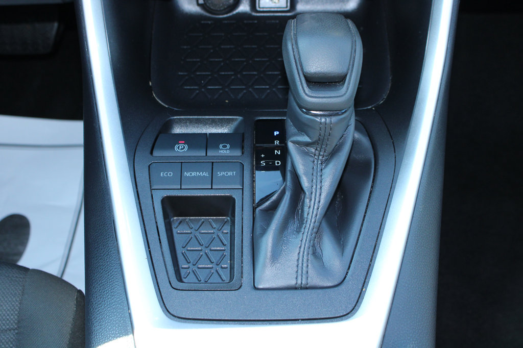 Used 2025 Toyota RAV4 XLE FWD image 26