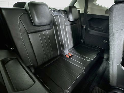 Used 2023 Volkswagen Tiguan SE FWD image 25