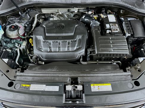 Certified 2022 Volkswagen Tiguan SE R-Line AWD/4WD image 28