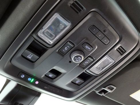 Used 2022 Chevrolet Tahoe RST w/ Luxury Package image 34