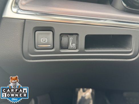 Used 2019 Cadillac XT5 Premium Luxury w/ Driver Assist Package image 8