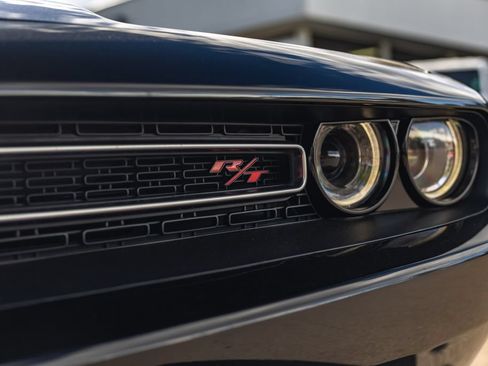 Used 2016 Dodge Challenger R/T Scat Pack w/ Leather Interior Group RWD image 4