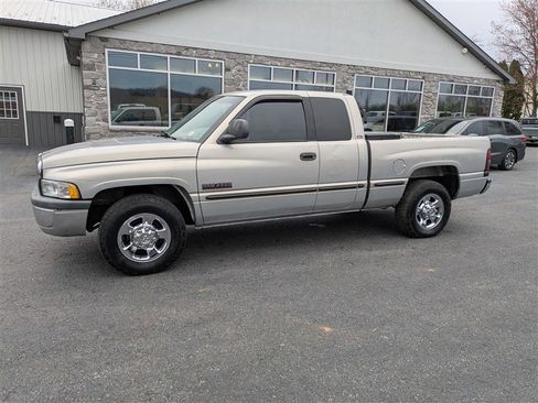 Used 1999 Dodge Ram 2500 Truck SLT image 3