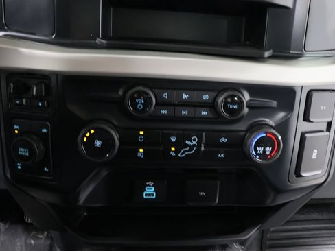 Used 2024 Ford F250 XL w/ XL Chrome Package image 9