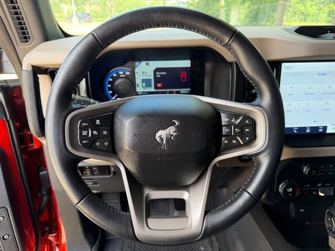 Used 2023 Ford Bronco Wildtrak AWD/4WD image 14