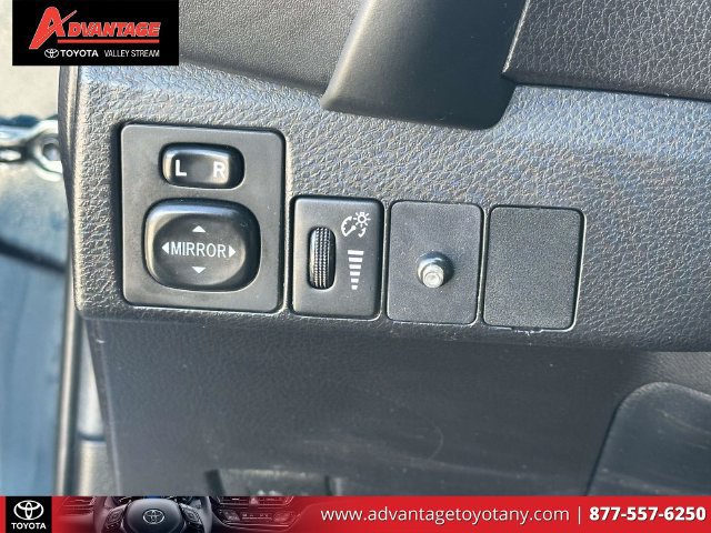 Used 2017 Toyota Corolla SE w/ Carpet Mat Package (TMS) FWD image 21