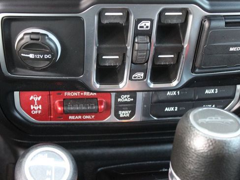 Used 2021 Jeep Gladiator Rubicon AWD/4WD image 16