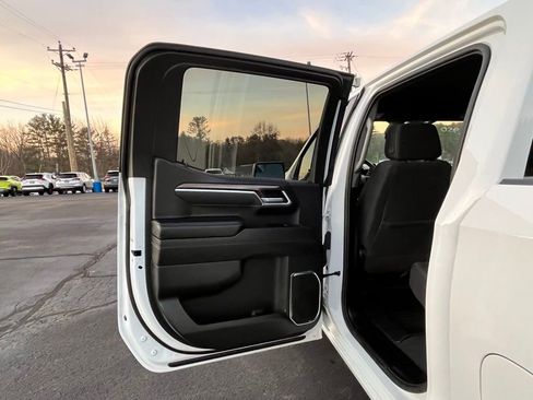 Used 2025 Chevrolet Silverado 1500 LT image 21