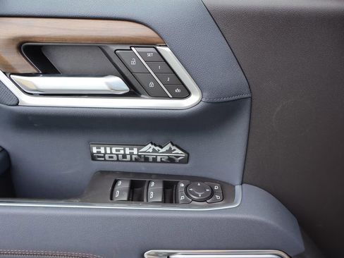 New 2026 Chevrolet Silverado 1500 High Country w/ Technology Package AWD/4WD image 14