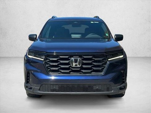 Used 2024 Honda Pilot Sport image 2