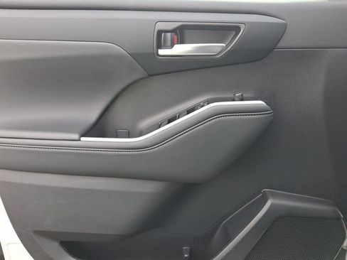 Certified 2026 Toyota Highlander XLE AWD/4WD image 11
