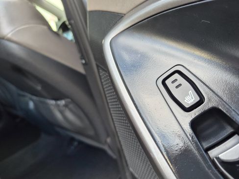 Used 2017 Hyundai Santa Fe FWD image 27