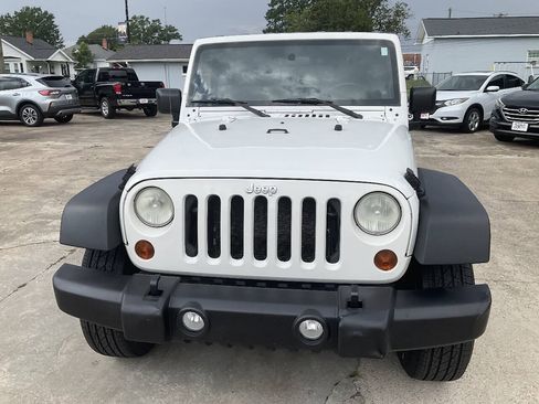 Used 2010 Jeep Wrangler Unlimited Sport RWD image 9