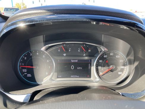 Used 2022 Chevrolet Traverse LT image 14