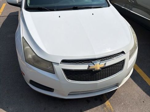 Used 2012 Chevrolet Cruze LT image 2