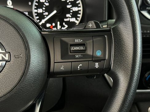 Used 2023 Nissan Rogue SV FWD image 32