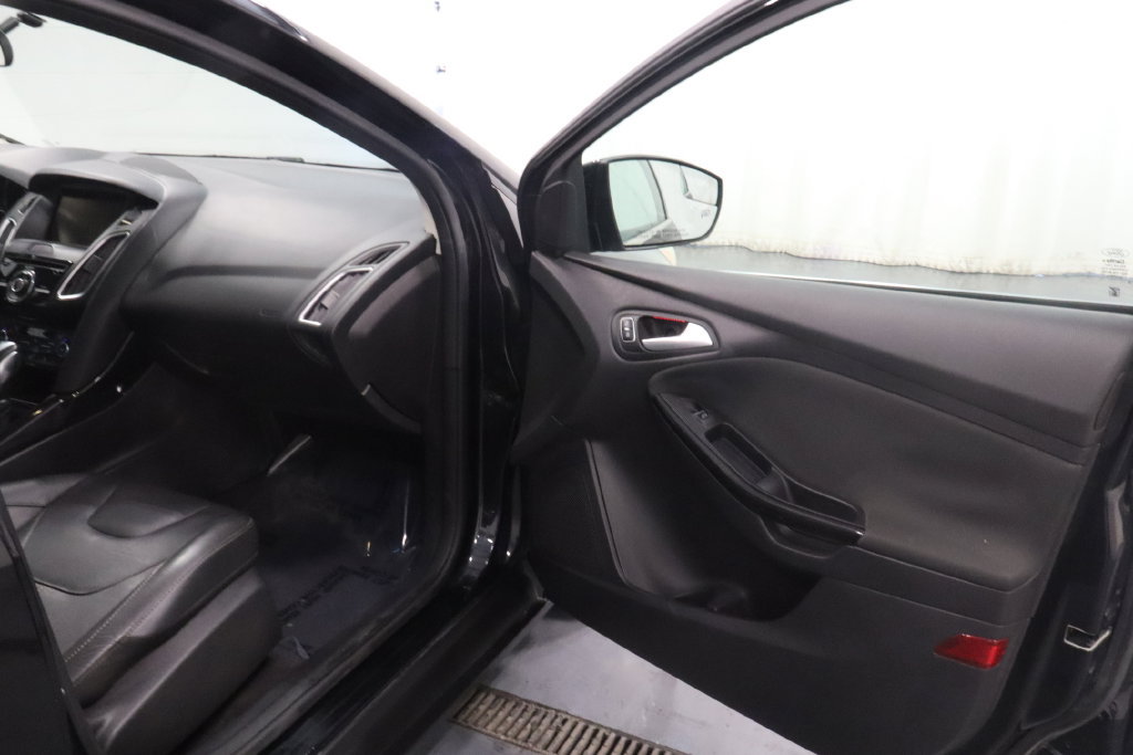 Used 2015 Ford Focus Titanium FWD image 13