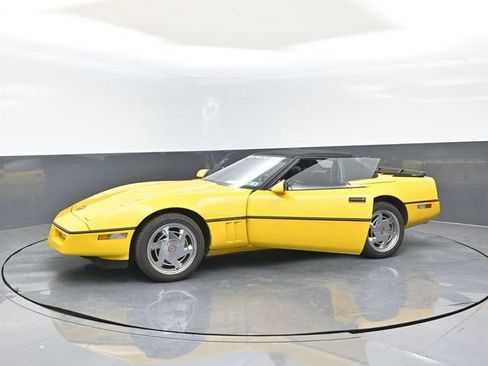 Used 1990 Chevrolet Corvette Convertible RWD image 28