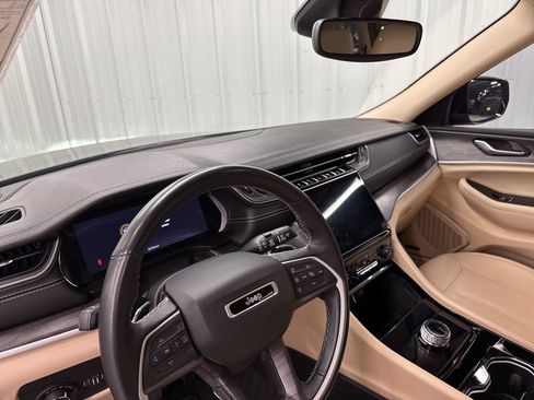 Used 2022 Jeep Grand Cherokee L Limited RWD image 18