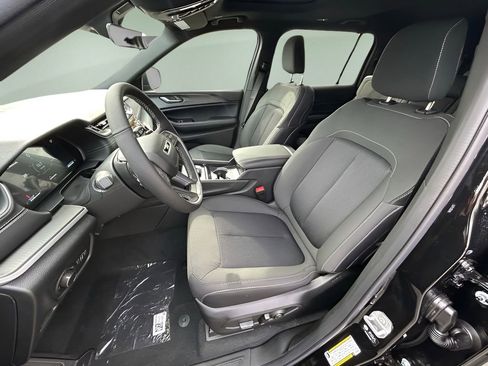 New 2025 Jeep Grand Cherokee L Laredo w/ Luxury Tech Group I AWD/4WD image 16